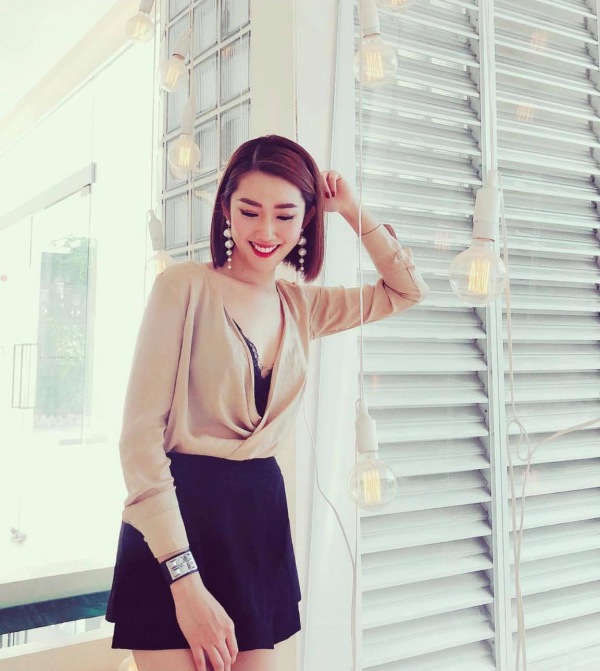 coi-nut-ao-de-lo-noi-y-thuy-ngan-khong-bi-chui-ma-con-duoc-khen-het-loi-1-1594689994-730-width600height671