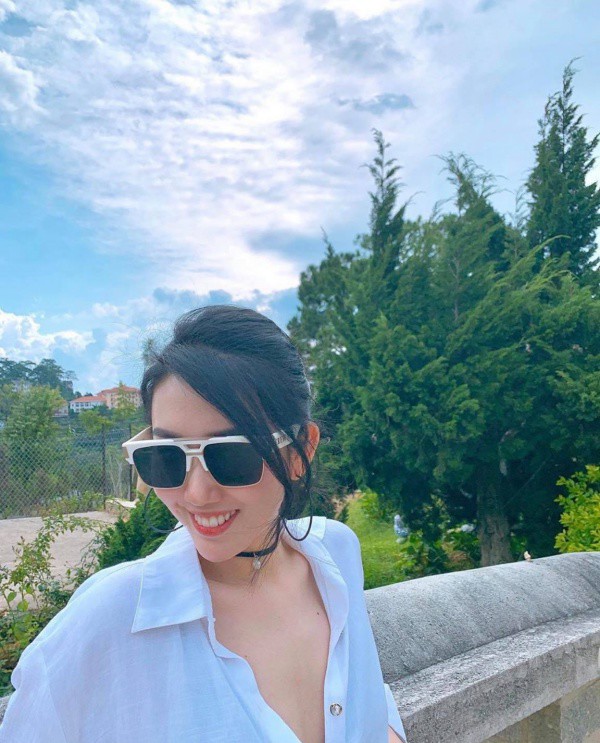coi-nut-ao-de-lo-noi-y-thuy-ngan-khong-bi-chui-ma-con-duoc-khen-het-loi-11-1594689358-972-width600height743