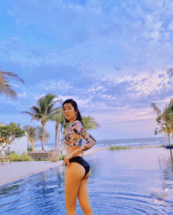 coi-nut-ao-de-lo-noi-y-thuy-ngan-khong-bi-chui-ma-con-duoc-khen-het-loi-6-1594690409-181-width600height743