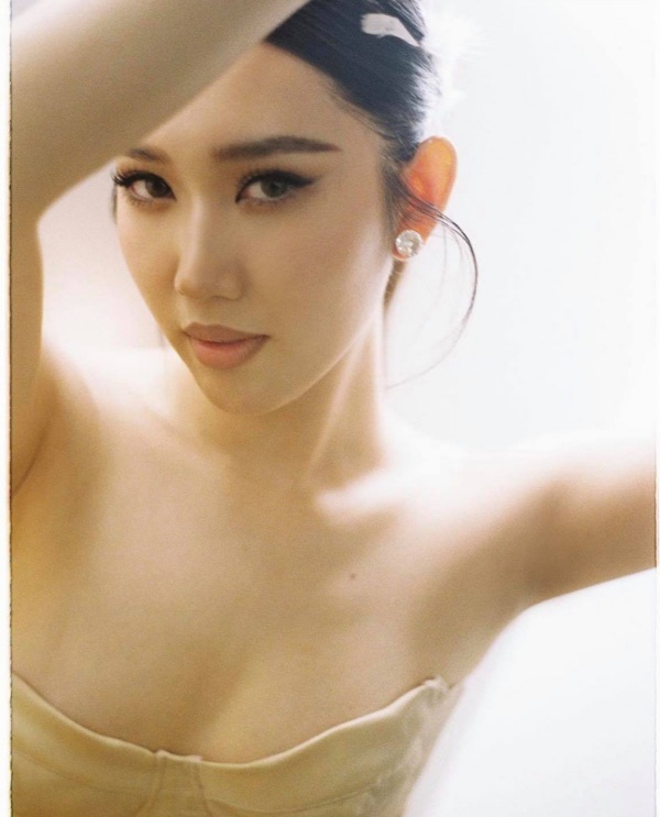 coi-nut-ao-de-lo-noi-y-thuy-ngan-khong-bi-chui-ma-con-duoc-khen-het-loi-8-1594690409-559-width600height743