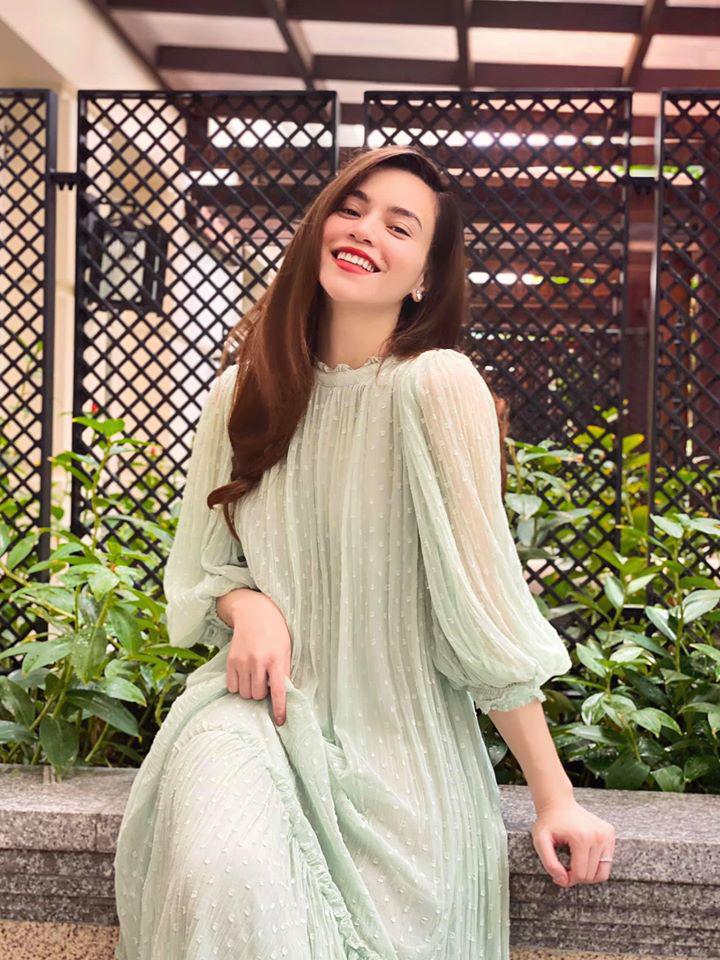 Thời gian gần đây, Hồ Ngọc Hà thường xuyên xuất hiện trong Shbet999 com đăng nhập rộng rãi, che bụng. Nhiều người tin rằng, cô đang trong thời kỳ 