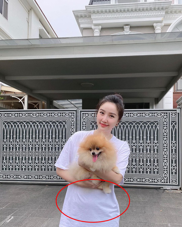 Trong khi cư dân mạng thi nhau đồn đáo Bảo Thy đã mang thai con đầu lòng thì mới đây, cô đã chính thức lên tiếng phủ nhận. 