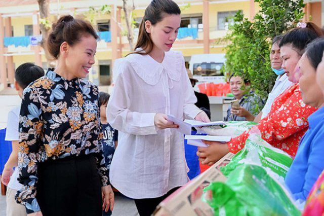bi-chup-len-my-nhan-viet-nguoi-dep-me-hon-nguoi-30-1595054975-437-width640height426