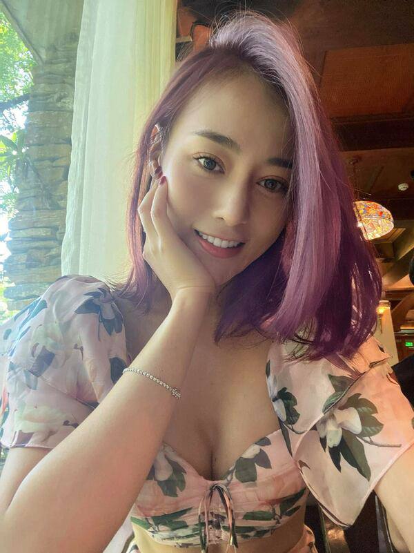 dang-mot-buc-hinh-quynh-bup-be-khoe-duoc-ca-vong-1-cang-day-lan-mai-toc-moi-toanh-109898152_3331287996932230_7742774207924904168_o-1595158167-658-width600height801