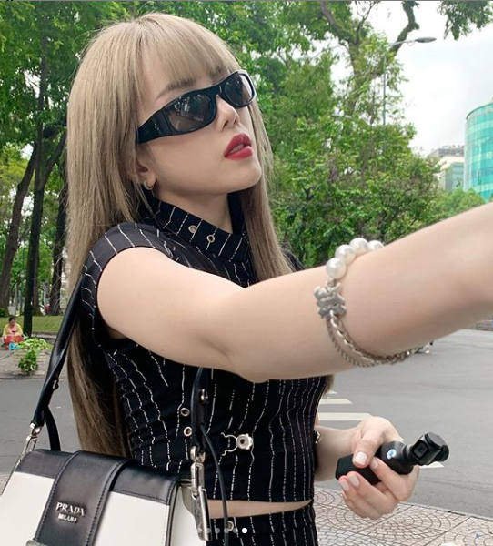 Mới đây, Sơn Tùng đã chính thức cho ra bản online stage của sản phẩm âm nhạc 