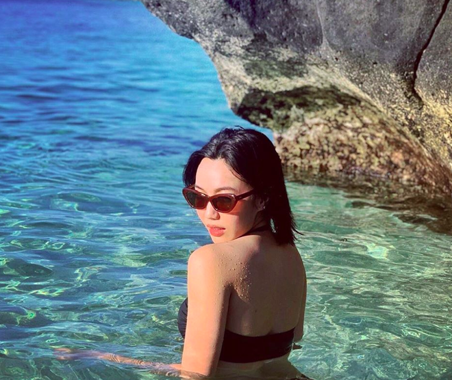 lau-lam-moi-dien-bikini-mot-lan-dieu-nhi-gay-bat-ngo-voi-body-cung-ra-gi-va-nay-no-va-vong-1-day-da-1a9-5102247