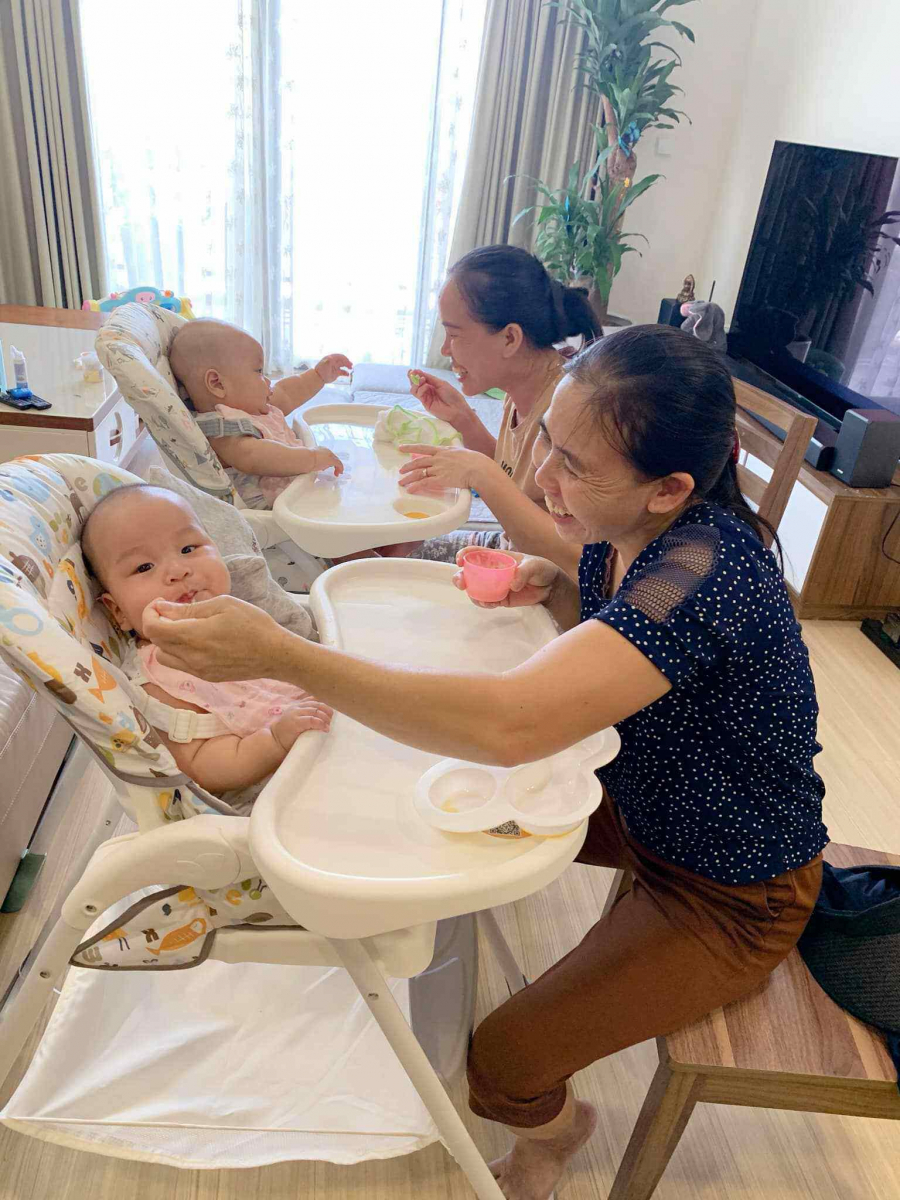 Để chăm sóc con tốt nhất, vợ chồng MC Thành Trung thuê hẳn 3 người  giúp việc.