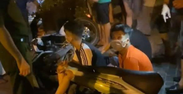 Tài xế xe ôm, anh Đinh Quang Ngọc bị Shbet16 tỷ lệ cá cược bóng đá sườn và  4 người khác bị thương.