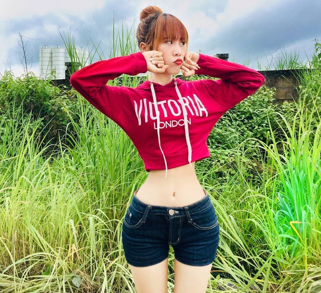  Su Naing (23 tuổi, người Myanmar) sở hữu vòng eo siêu nhỏ.