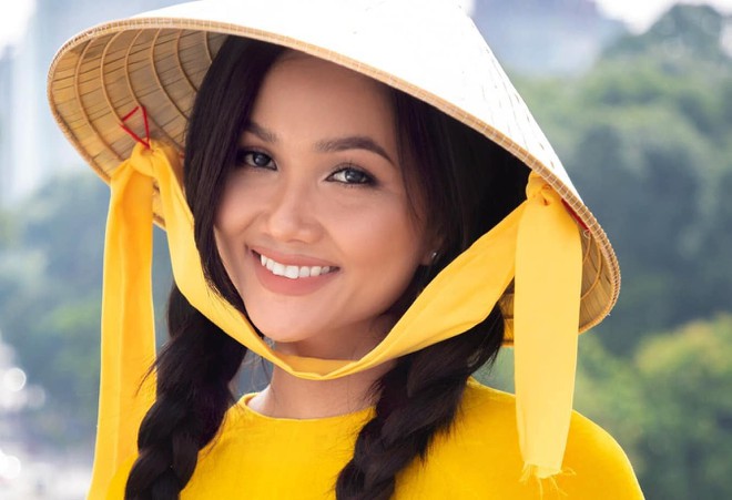 hhen-nie-thua-nhan-co-don-khi-hoat-dong-showbiz-193-5131175-2301