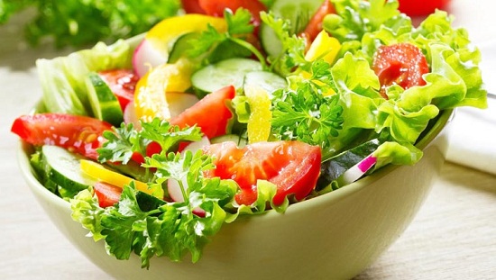 Ăn salad trước bữa tối giúp bạn giảm cân hiệu quả