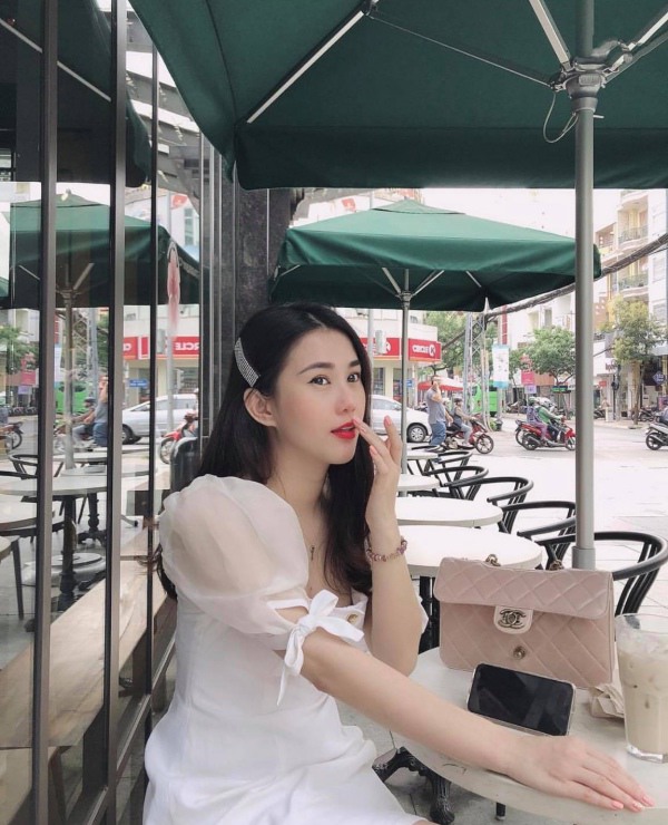 tro-ve-tu-da-nang-nang-hot-girl-o-yen-trong-nha-van-xinh-dep-bat-chap-1-1596339737-444-width600height740
