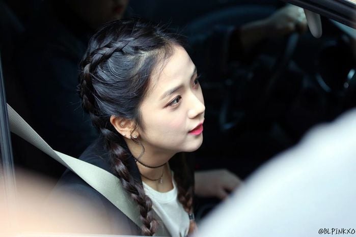 Jisoo (BlackPink) - nhờ chiếc mũi đẹp chuẩn mà được mệnh danh là mỹ nhân 