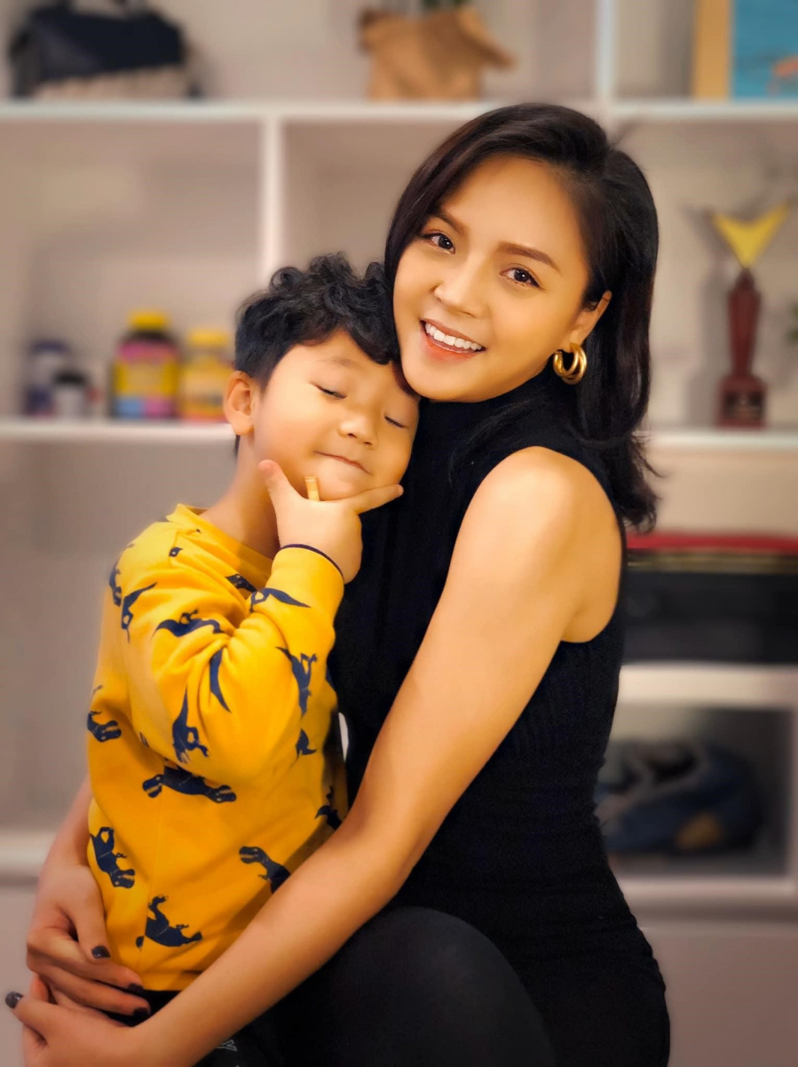 Với Thu Quỳnh, con là tất cả, con khỏe thì mẹ mới vui...