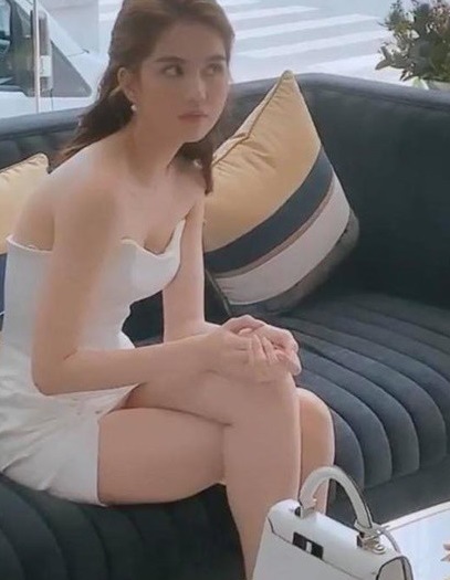 vo-tu-mac-vay-ngan-ngoi-livestream-lam-khanh-chi---phuong-oanh-lam-dan-tinh-nguong-chin-mat-page21.-1596599640-395-width900height600