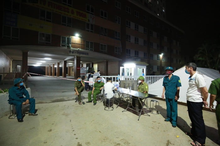 Cơ quan chức năng đã phong tỏa chung cư nơi bệnh nhân 785 sinh sống