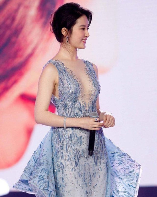 khoe-nhan-sac-mong-manh-nhung-diem-nay-triu-nang-luu-diec-phi-duoc-cdm-tim-kiem-rao-riet-a2a-1596523712-922-width640height800
