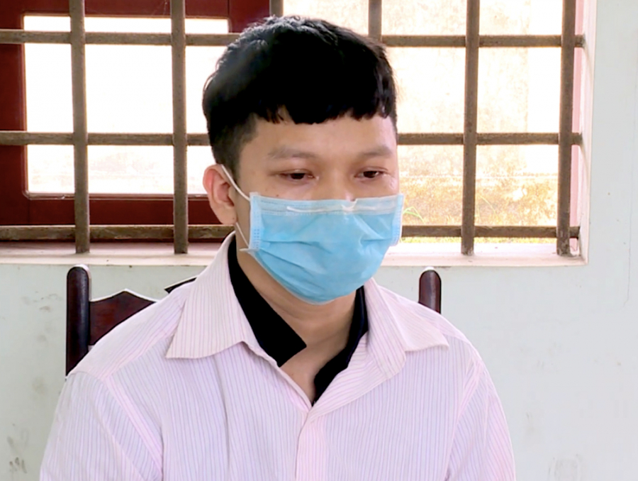 Đối tượng Đinh Phú Thượng tại cơ quan điều tra. Ảnh: Công an cung cấp    