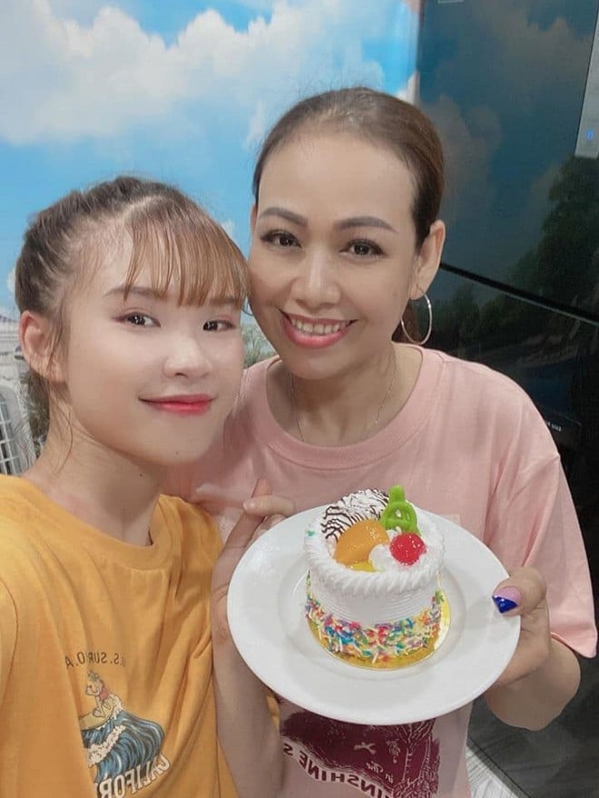 khoi-my-mung-sinh-nhat-me-chong-chung-minh-moi-quan-he-van-tinh-thuong-men-thuong-hau-tuyen-bo-khong-sinh-con-237-5153515