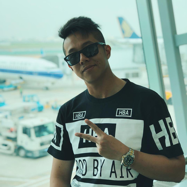 Matt Liu vẫn giữ các hình ảnh khi chưa tẩy nốt ruồi.