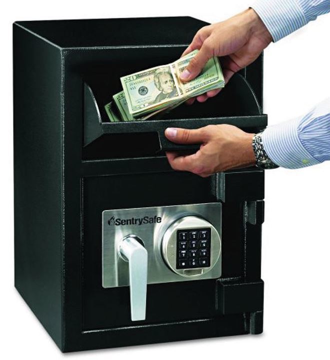 Đặt két sắt hút tài lộc vào nhà như nước