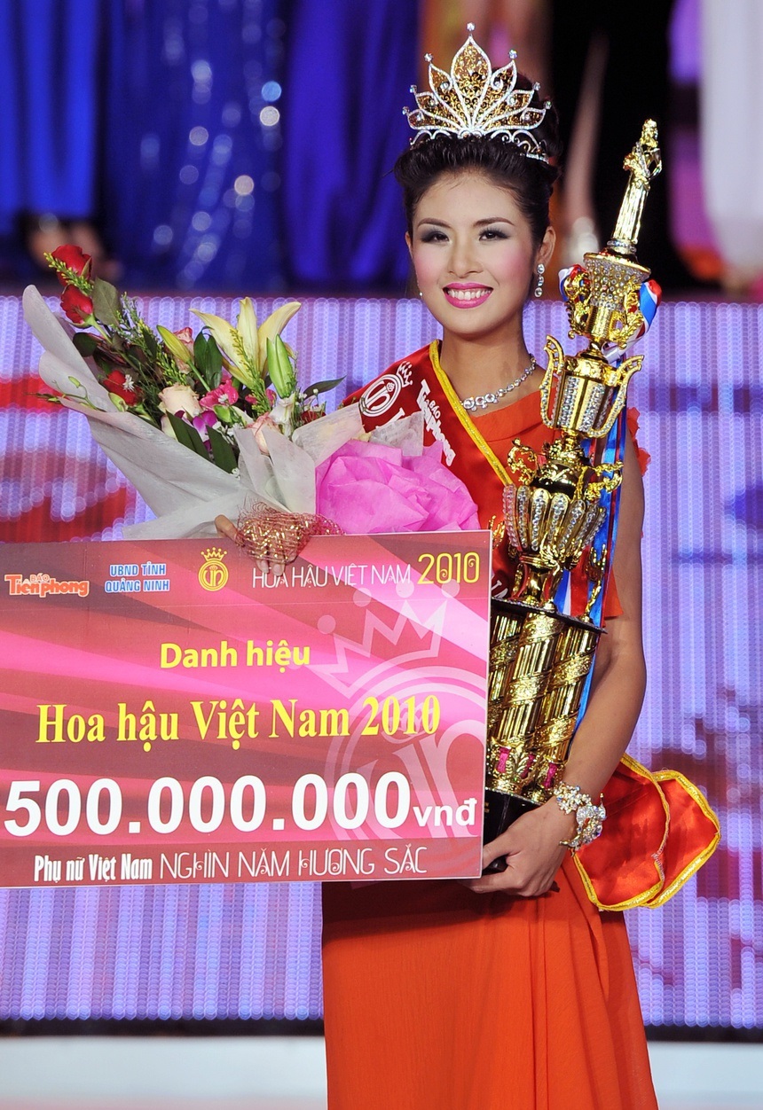vi-sao-mai-phuong-thuy-bat-khoc-khi-ngoc-han-dang-quang-hoa-hau-c62-5173976