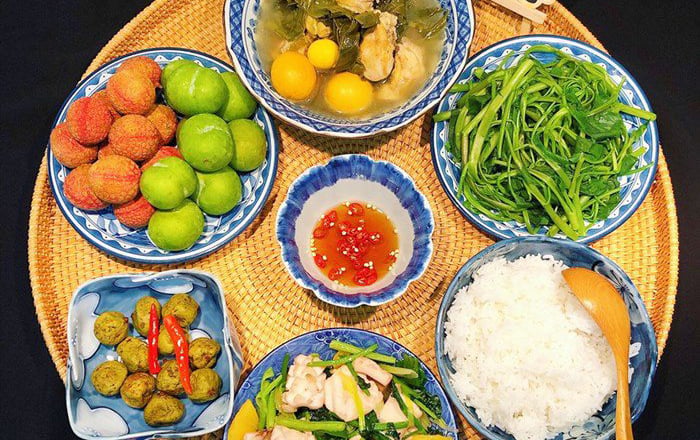 goi-y-thuc-don-cho-ca-tuan-nang-nong-bua-nao-cung-de-an-ai-thay-deu-them-107552669_2532549266988535_5307930712892190428_n-1594001747-335-width700height700
