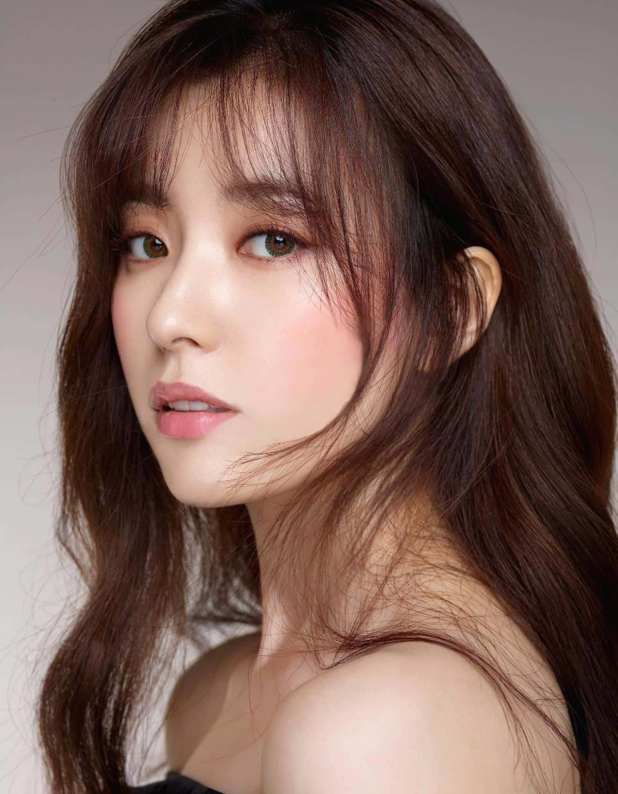nhin-tieu-thu-tien-nguyen-nhuom-toc-chi-em-rut-ngay-chan-li-chon-style-an-toan-hay-noi-loan-tinngan_050926_353247688_34-min-1597802223-766-width1320height1696