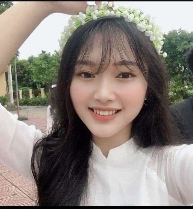 Nữ sinh Ngô Thu Hương có khuôn mặt xinh đẹp, dễ thương