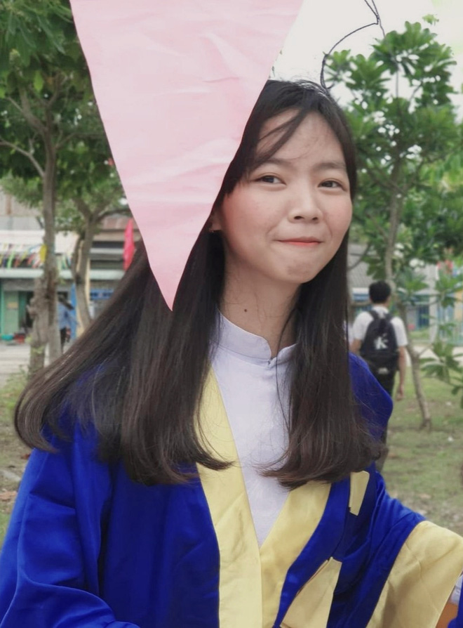 Ngọc Trâm dự định sẽ xét tuyển vào ngành Quản trị Du lịch và Lữ hành của ĐH Khoa học Shbet111 phiên bản mới và Nhân văn TP.HCM. (Ảnh Pháp luật& Bạn đọc)