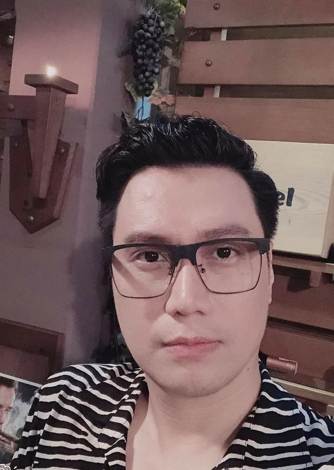 Mới đây, Việt Anh công khai hình ảnh cận gương mặt trên trang cá nhân. Bức ảnh ngay lập tức thu hút sự chú ý, hầu hết đều công nhận rằng đường nét trên mặt của Việt Anh đã hài hòa hơn. Anh trông cũng trổ mã hơn nhờ đường nét tự nhiên hơn. Nhưng ai cũng phải thừa nhận rằng anh phát tướng rõ rệt, nét mặt tròn vo. Khi diện mạo dần đi vào ổn định, nam diễn viên được cho là 
