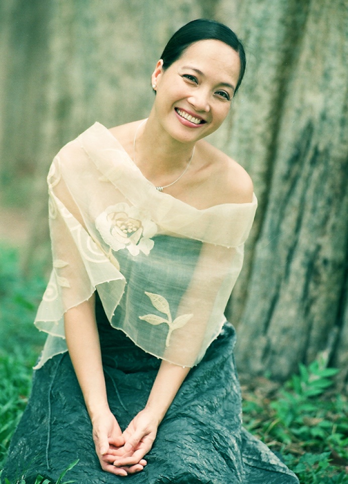 093717_tim-hieu-phong-cach-nhe-nhang-dam-chat-ha-noi-cua-nsnd-le-khanh