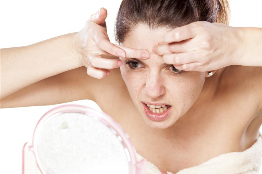 Tóc tho lông mày khô ráp dấu hiệu tán lộc