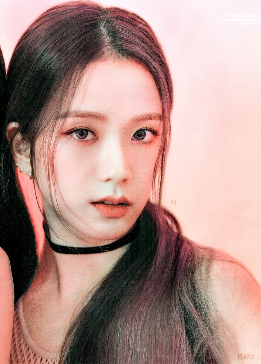 Chị cả của BlackPink sở hữu đôi mắt 2 mí tự nhiên không quá to tròn mà là kiểu mắt lá với phần đuôi mắt hơi hẹp