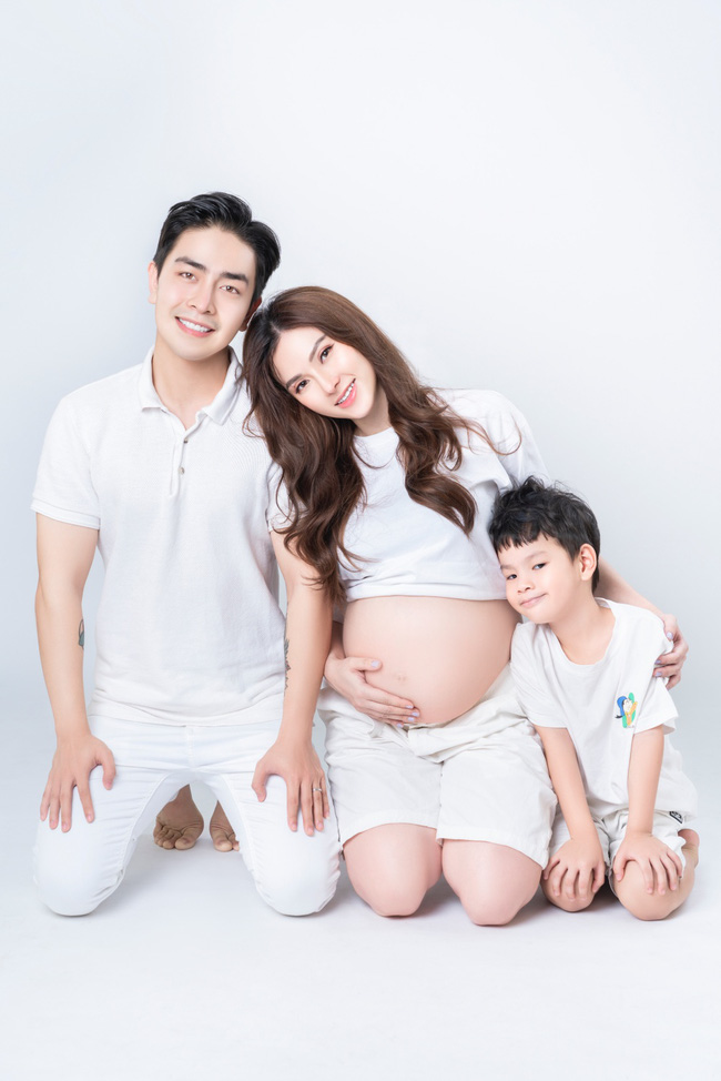 Gia đình Thu Thủy sẽ chào đón thành viên mới vào đầu tháng 10 tới đây.