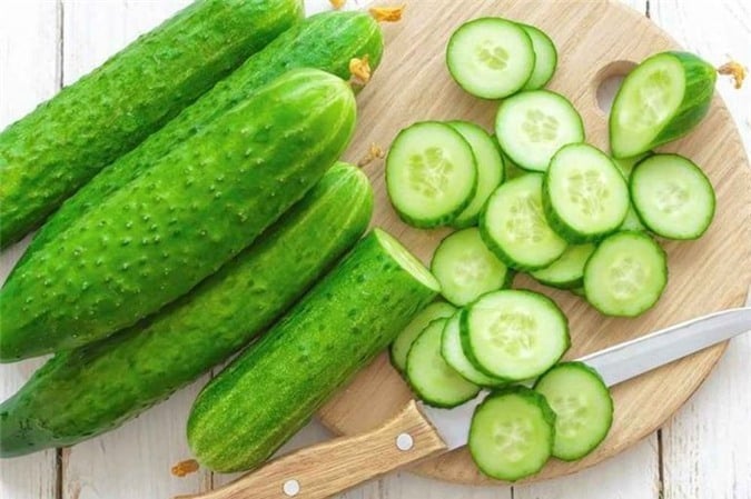 Chọn dưa không bị úa vàng không phình to