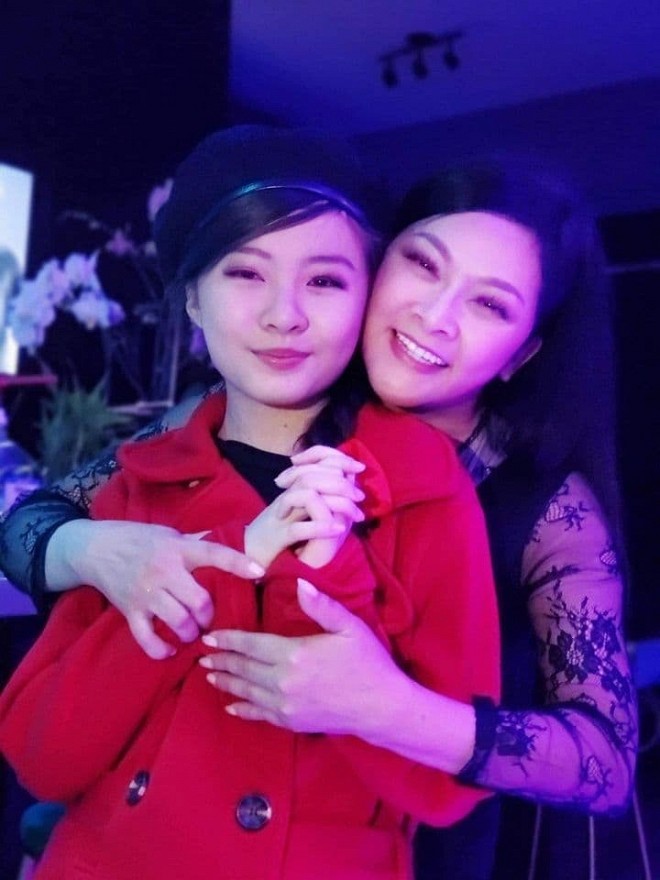 Ca sĩ Như Quỳnh lâu lắm mới khoe con gái xinh đẹp.