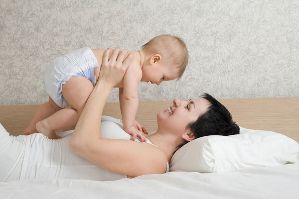 Không nên rung lắc trẻ sơ sinh