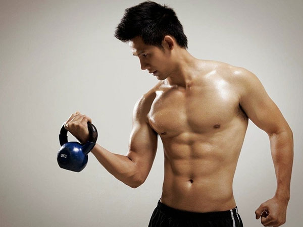 Buổi sáng không nên tập luyện quá nặng