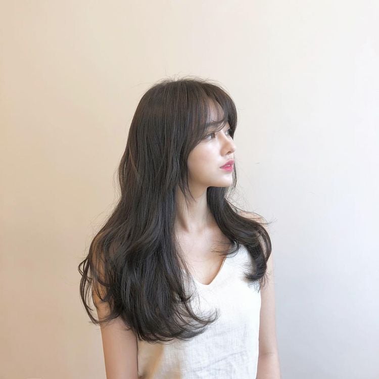 Kiểu tóc này không mới không cầu kỳ mà vô cùng đơn giản nhưng nó lại được yêu thích và ưa chuộng nhất