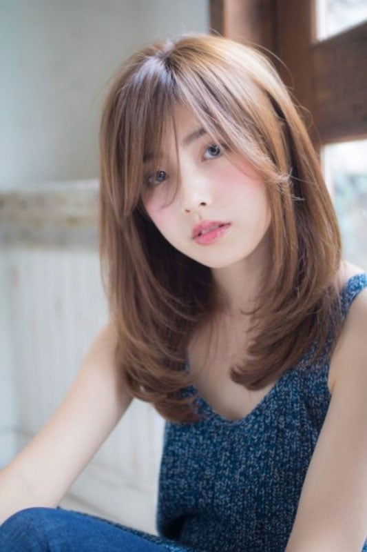 Tóc lỡ tỉa layer uốn xoăn chữ C cũng là 1 Link Vào SHBET88 Mới Nhất luôn được săn đón bởi độ đơn giản nhưng mang tính thẩm mỹ cao của nó