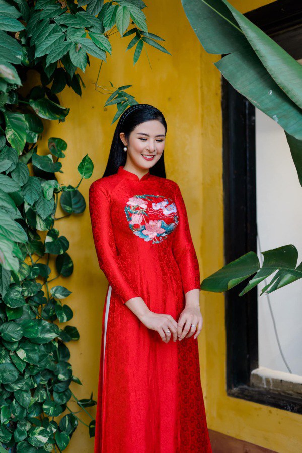 Công chúng vẫn thấy một Ngọc Hân với nụ cười tít mắt đặc trưng, khuôn mặt tròn trịa phúc hậu cùng sự thân thiện, giản dị.     