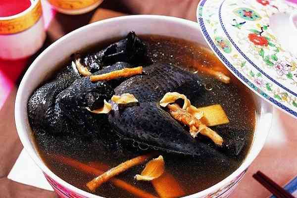 Đồ bổ khiến trẻ dậy thì sớm