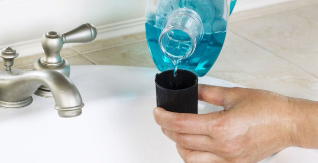 Nước súc miệng làm sáng đồ gốm sứ hiệu quả