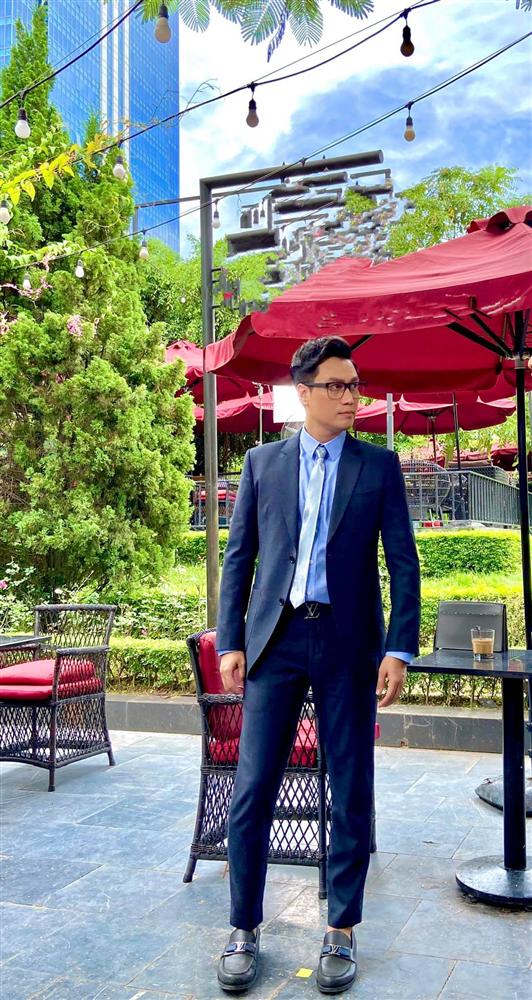 Việt Anh hào hứng đăng ảnh mới, anh viết: 