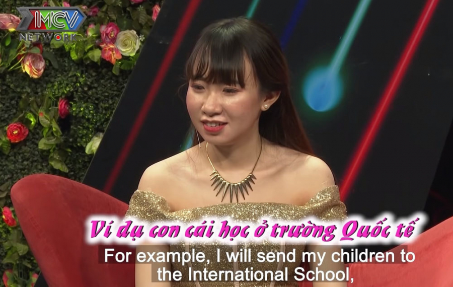Còn Tiểu Thúy là một nhân viên thiết kế đồ họa