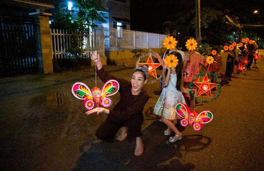 khanh-van-bat-khoc 2