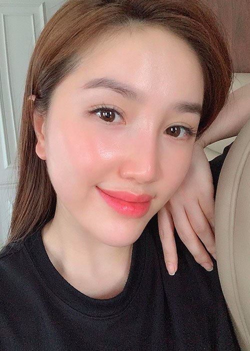 that-kho-tin-bao-thy-hon-amee-tan-1-giap-nhung-khi-chung-khung-hinh-van-chat-dep-dan-em-ai-1601790163-381-width500height700