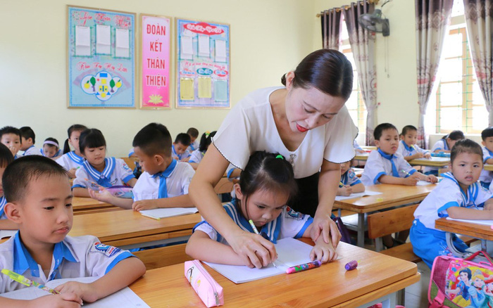 Bộ GD&ĐT yêu cầu không giao bài tập về nhà cho học sinh lớp 1 (Ảnh minh họa)