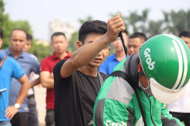 Các bị cáo diễn lại vụ án 